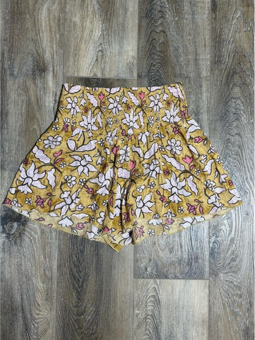 Aerie Smocked Flowy Yellow Pink Tropical Floral Shorts XS NWT